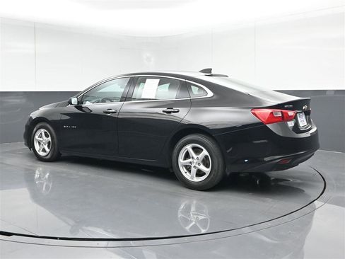Used 2018 Chevrolet Malibu LS FWD image 7