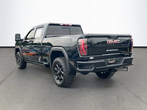Used 2025 GMC Sierra 2500 AT4 AWD/4WD image 5