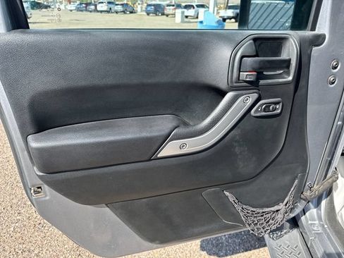Used 2018 Jeep Wrangler Unlimited Sahara AWD/4WD image 10