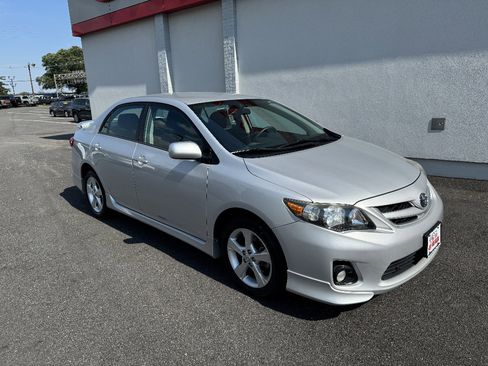 Used 2013 Toyota Corolla S FWD image 4