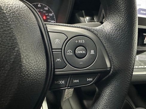 Used 2025 Toyota Corolla LE image 20