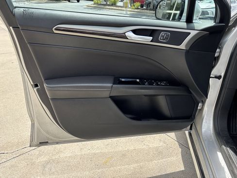 Used 2013 Ford Fusion SE FWD image 24