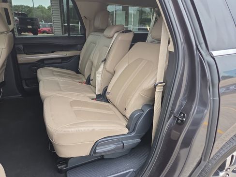 Used 2024 Ford Expedition Max Limited RWD image 16