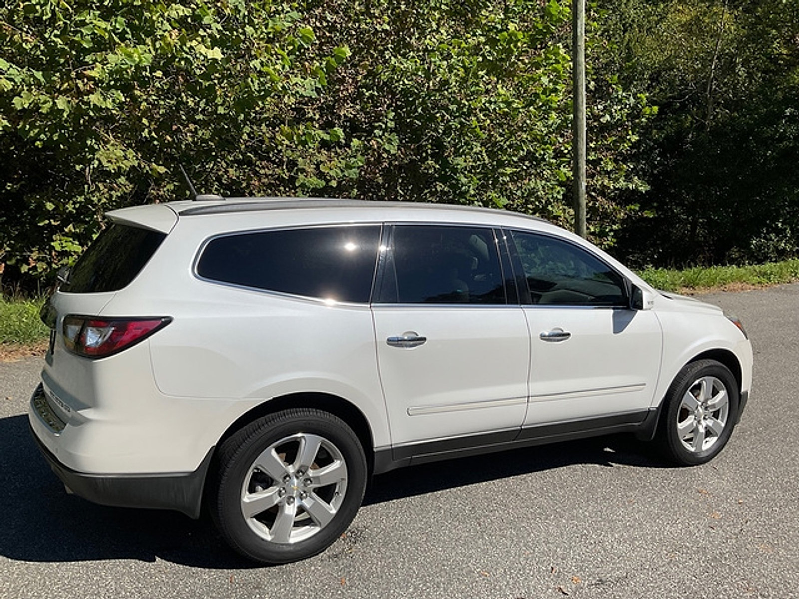 Used 2016 Chevrolet Traverse LTZ FWD image 6