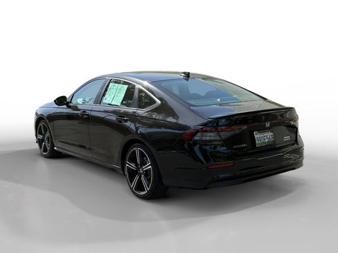 Used 2025 Honda Accord Sport image 3