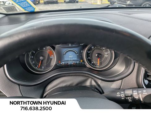 Used 2019 Jeep Cherokee Limited image 9