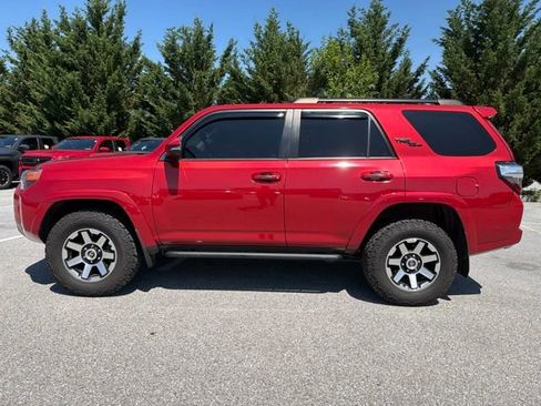 Certified 2021 Toyota 4Runner TRD Off-Road Premium w/ Moonroof Package AWD/4WD image 5