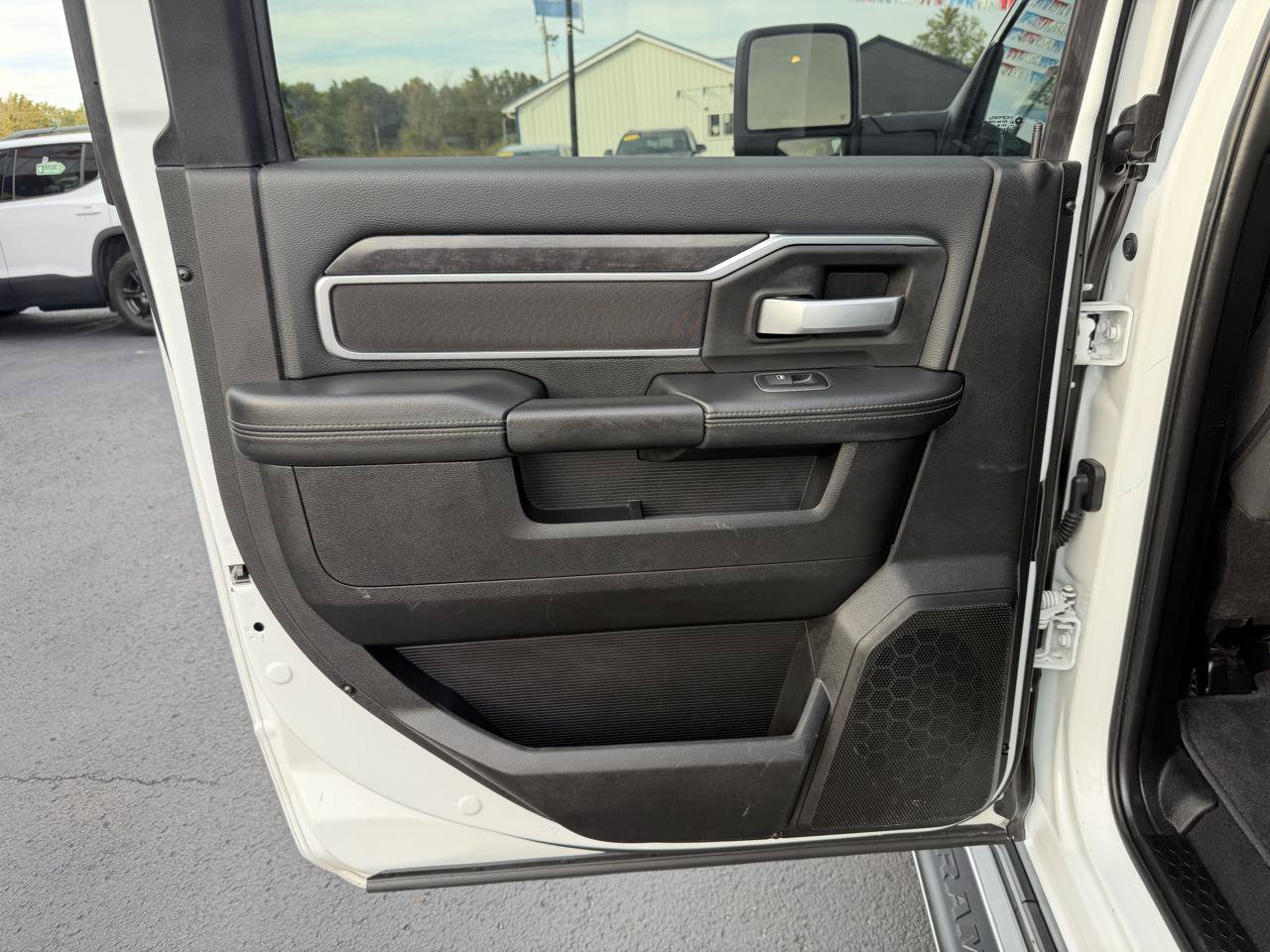 Used 2024 RAM 2500 Big Horn AWD/4WD image 16