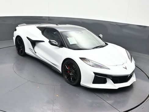Used 2025 Chevrolet Corvette Z06 RWD image 21