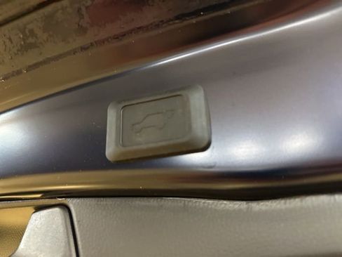 Used 2023 Toyota RAV4 XLE w/ Convenience Package image 10