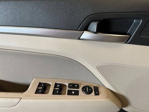 Used 2019 Hyundai Elantra Value Edition image 19