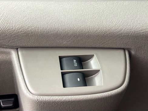 Used 2020 GMC Savana 3500 RWD image 15