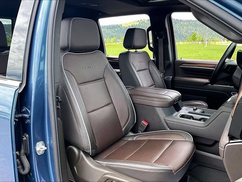 Used 2025 GMC Sierra 3500 Denali w/ Denali Reserve Package AWD/4WD image 7