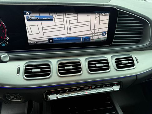 Used 2024 Mercedes-Benz GLS 450 4MATIC image 24