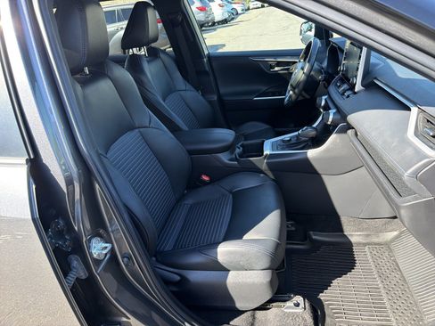 Used 2022 Toyota RAV4 XSE AWD/4WD image 44