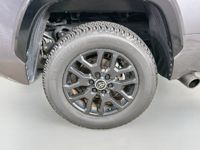Used 2024 Toyota Tundra Platinum AWD/4WD image 37