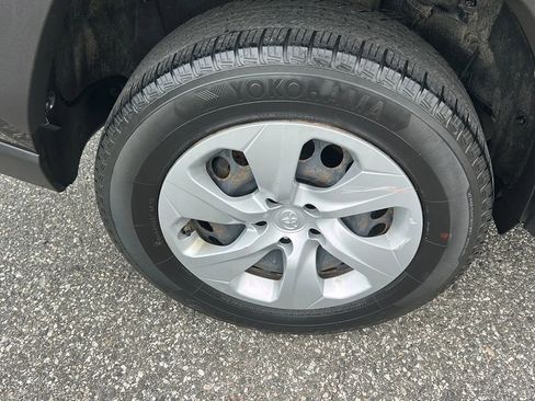 Used 2020 Toyota RAV4 LE w/ All Weather Liner Package AWD/4WD image 19