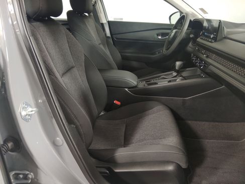 Certified 2025 Honda Accord SE image 29