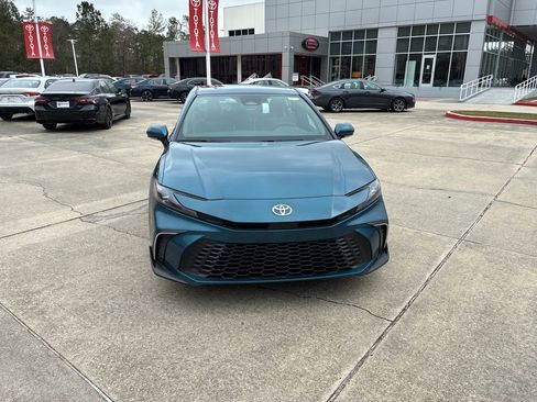 New 2026 Toyota Camry SE image 10