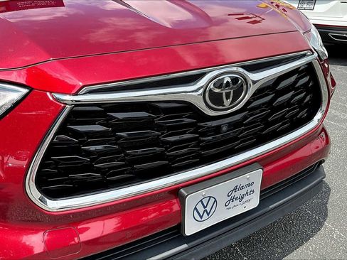 Used 2022 Toyota Highlander Limited image 31