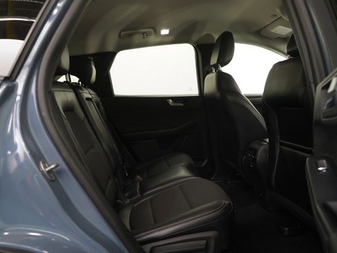 Used 2023 Ford Escape SE image 11