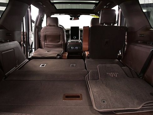 Used 2024 Ford Expedition King Ranch image 34