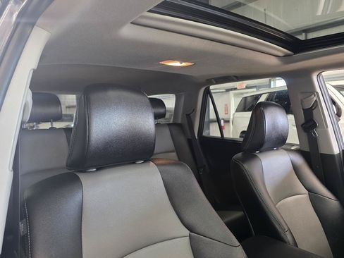 Used 2016 Toyota 4Runner SR5 Premium AWD/4WD image 25