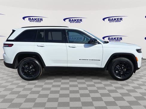 New 2026 Jeep Grand Cherokee Altitude AWD/4WD image 2