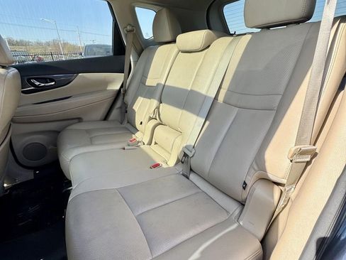 Used 2016 Nissan Rogue SL w/ SL Premium Package image 10