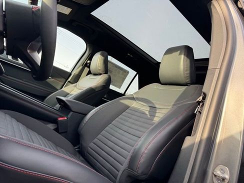 New 2026 Ford Explorer ST-Line w/ ST-Line Street Pack image 9