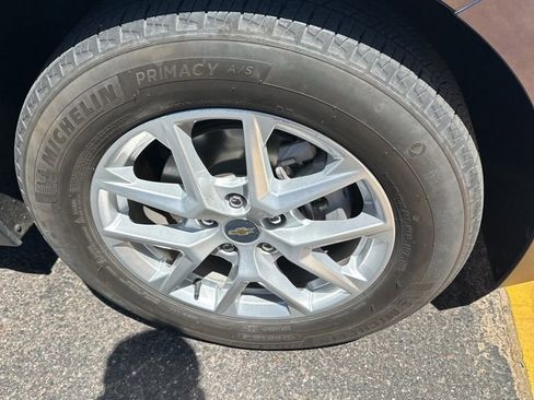 Used 2022 Chevrolet Equinox LT FWD image 4