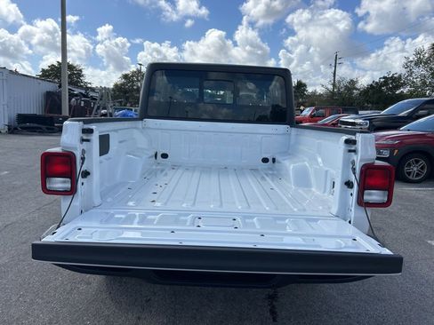 New 2026 Jeep Gladiator Sport AWD/4WD image 30