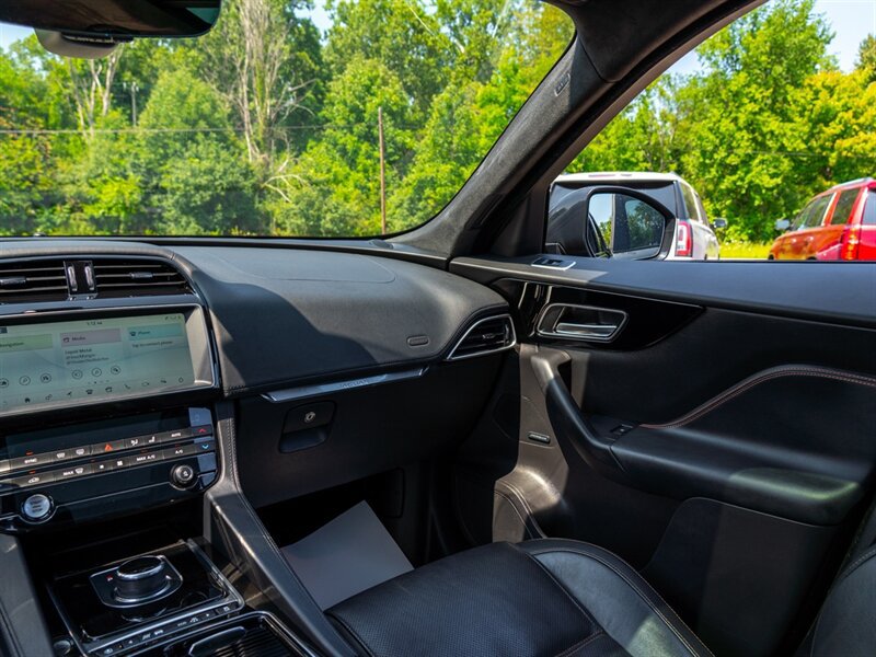 Used 2019 Jaguar F-PACE Prestige AWD/4WD image 26