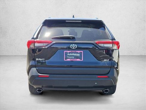 Used 2024 Toyota RAV4 XLE FWD image 7