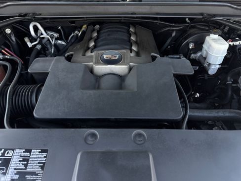 Used 2019 Cadillac Escalade Luxury AWD/4WD image 21