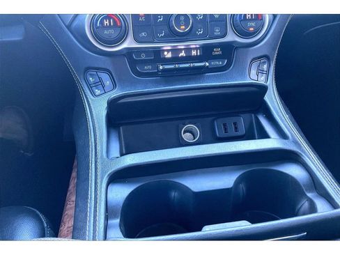 Used 2017 Chevrolet Suburban Premier image 34