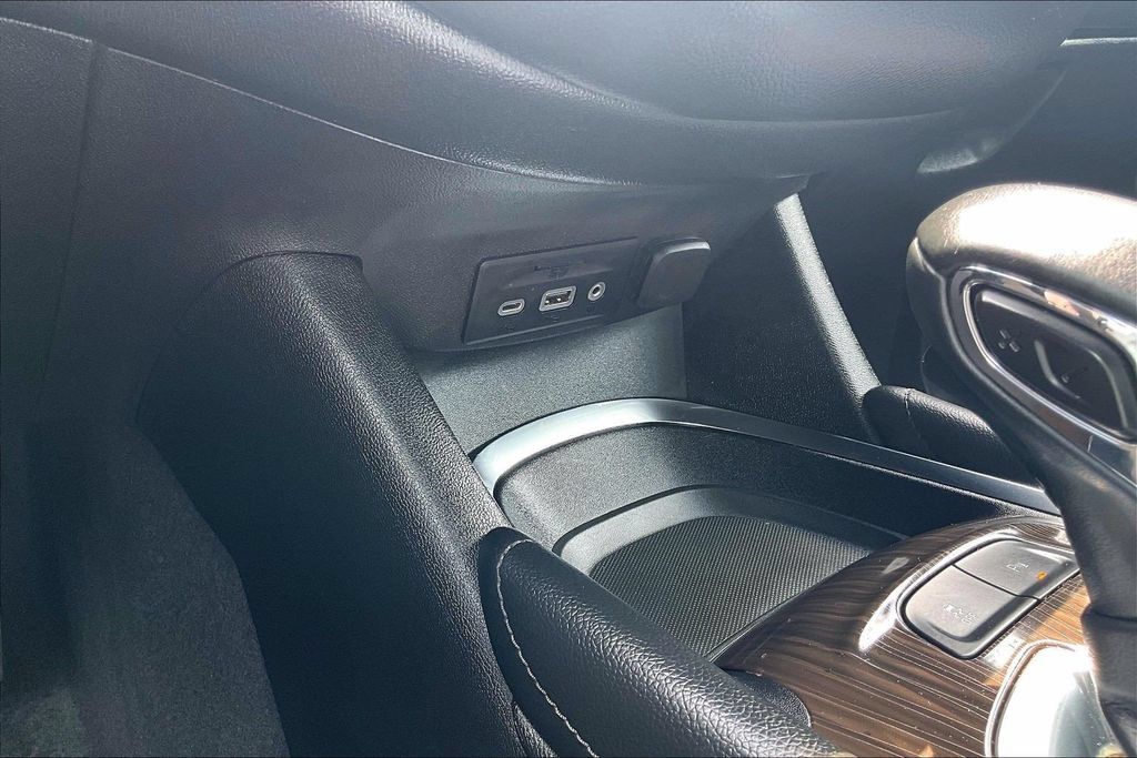 Used 2024 Chevrolet Malibu LT FWD image 16