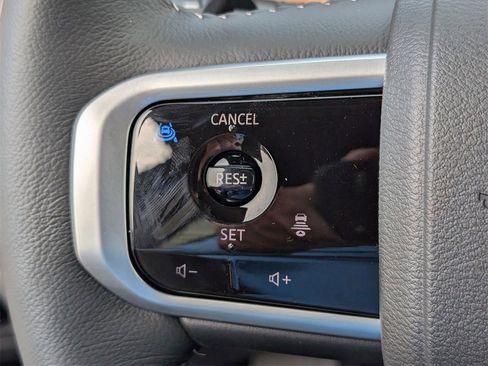 New 2025 Nissan Armada SL image 19