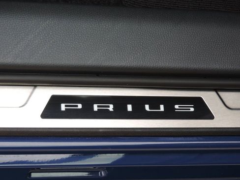 Used 2026 Toyota Prius LE FWD image 15