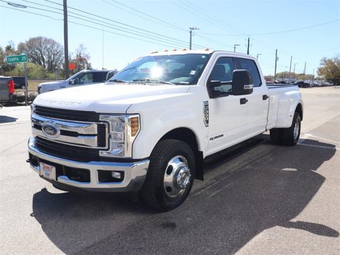 Used 2019 Ford F350 XLT w/ XLT Value Package image 5