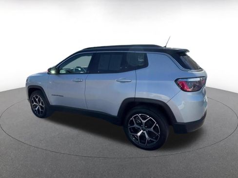Used 2025 Jeep Compass Limited AWD/4WD image 10