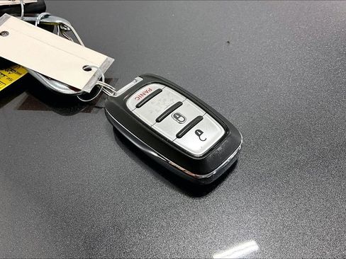 Used 2021 Chrysler Voyager LX FWD image 12