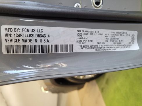 Used 2020 Jeep Cherokee Latitude Plus FWD image 33