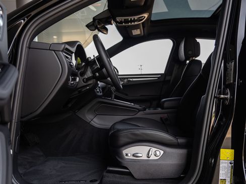 New 2026 Porsche Macan AWD/4WD image 23