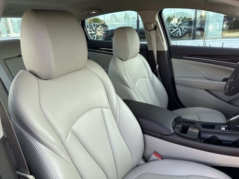 Used 2017 Buick LaCrosse Preferred image 20