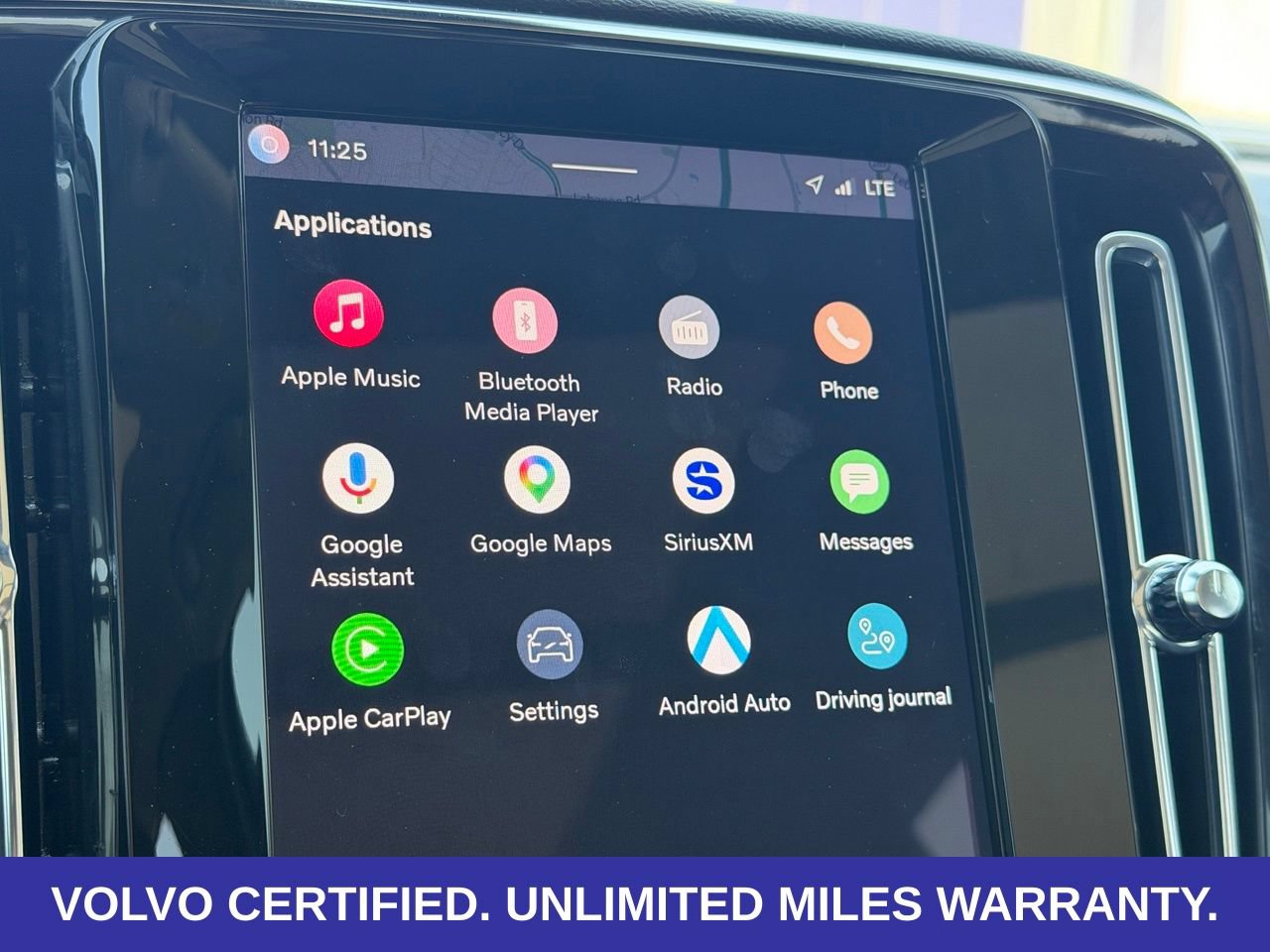 Certified 2025 Volvo XC40 B5 Plus AWD/4WD image 24