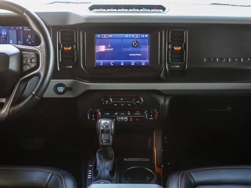 Used 2022 Ford Bronco Badlands w/ Sasquatch Package image 16