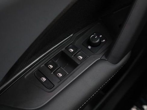 New 2026 Volkswagen Tiguan SE R-Line image 19