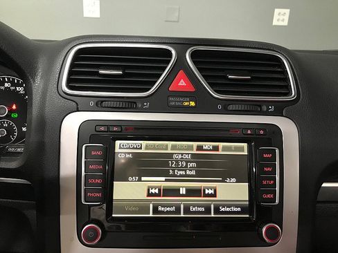 Used 2014 Volkswagen Eos Executive FWD image 31