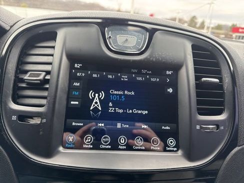 Used 2017 Chrysler 300 S image 21